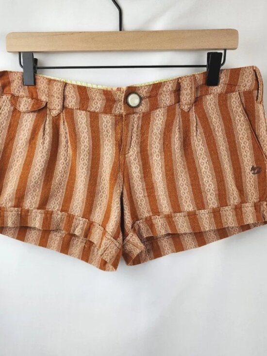Billabong Pants - Billabong Women's Y2K Rolled Hem Shorts Size 7